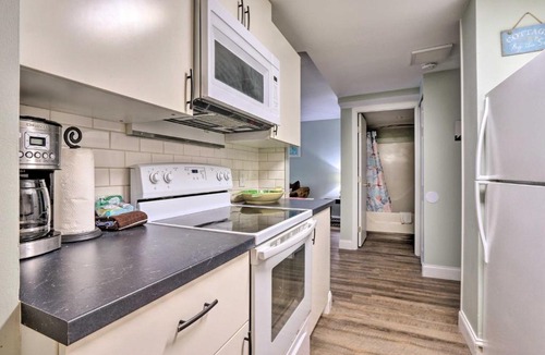 Hilton Head Island Apartment | Ocean Walk Condo in Coligny Beach with Balcony!