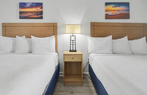 Myrtle Beach Hotel | Oceanfront 1BR + Beach Access + Dog Friendly