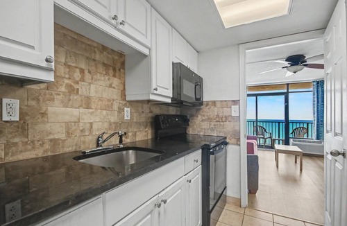 Myrtle Beach Hotel | Oceanfront 1BR + Beach Access + Dog Friendly