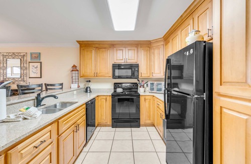 Isle of Palms Condo | Oceanfront 2BR, 2BA Condo in Wild Dunes! Community Pool! Great View Looking at the Atlantic Ocean!