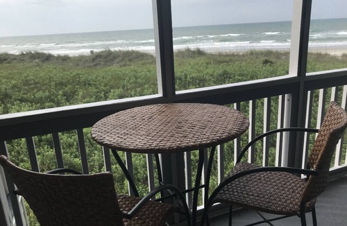 Atlantic Beach Condo | Oceanfront 3BR 2.5BA, OF Balcony & Screen Porch, 4 Pools, Sound Access & 2 Bikes