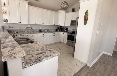 Emerald Isle House | Oceanfront 6BR Half-Duplex – Pool, Beach & Dog-Friendly