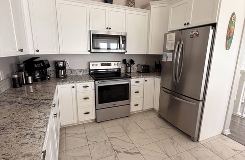 Emerald Isle House | Oceanfront 6BR Half-Duplex – Pool, Beach & Dog-Friendly