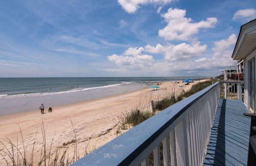 Edisto Island House | Oceanfront Classic w/Screened Porch & Sun Deck; Cable TV & WiFi; Conveniently Located