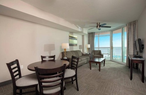 Cherry Grove Beach Hotel | Oceanfront Escape BR w/ Spa Bath