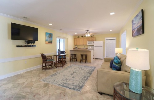 Tybee Island House | Oceanfront Historic Oasis : Direct Beach Access