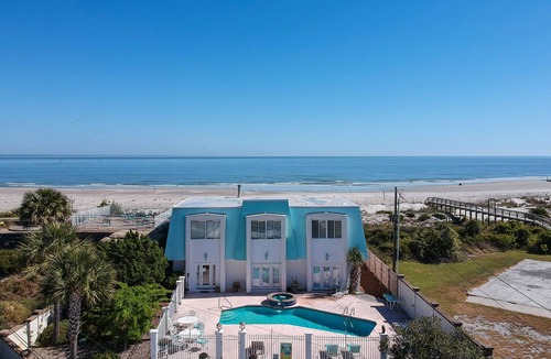 Tybee Island House | Oceanfront Historic Oasis : Direct Beach Access