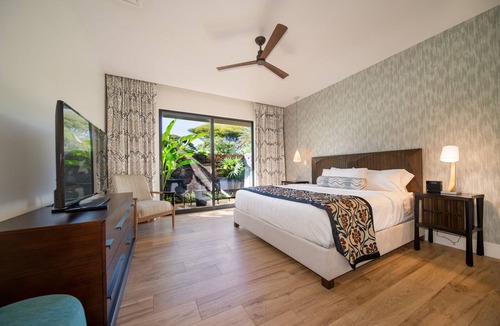 Honokowai Hotel | Oceanfront Maui Escape | 1BR Mountain view room at Honua Kai Resort & Spa