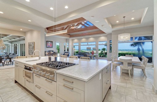 Beach Lagoon House | Oceanfront Paradise:Luxurious 8-Bedroom Home with Pool and Spectacular Views!