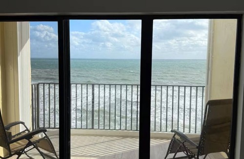 Hutchinson Island South Condo | Oceanfront Renovated 2BR, Heated Pools, Pickleball, secluded Hutchinson Island