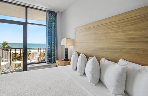 Myrtle Beach Hotel | Oceanfront Studio | Kitchen | Dog Friendly | Pools