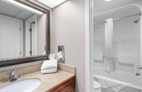 Myrtle Beach Hotel | Oceanfront Suite | Private Balcony | Myrtle Beach Views
