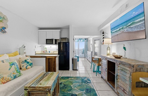 Lenox Park Condo | Oceanfront Views + Pool, Balcony & Hot Tub at Harbour Beach Resort