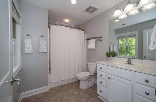 Old Town Bluffton House | Old Town Bluffton Charm-Beautiful Villa on Promenade, Walk to River, Restaurants, Shops & Galleries