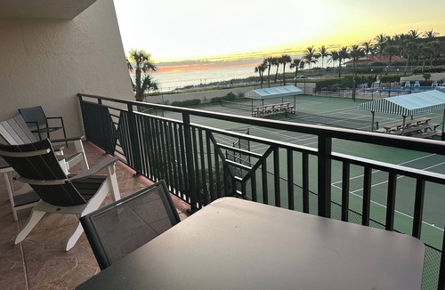 Central Beach Condo | On the Beach in Vero,