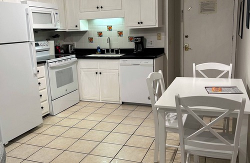 North Forest Beach Condo | One Bedroom on the First Floor, Steps from the Beach
