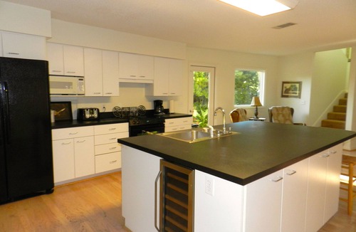 Oceanside House | ONE DISCOUNTED OPEN WEEK, June 27th-July 4th, Close to Beach, Pool, Pet Friendly