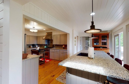 Highlands Cabin | One Level. No Stairs. No Compromises | Little Bear Pen