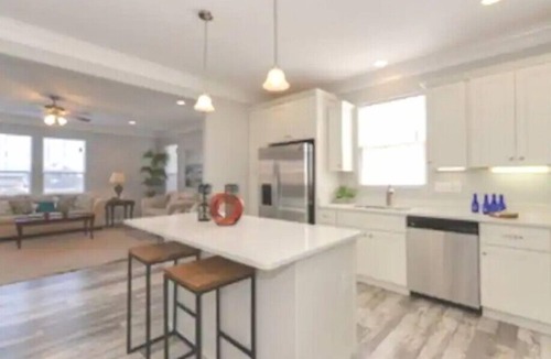 Bayview House | One minute walk to the Beach -Norfolk