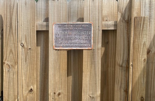 Historic District House | Only 2 blocks from all the action on Canal Street!