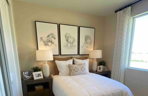 Garden City House | Orange Charmer | Central | King Beds | Screen Room
