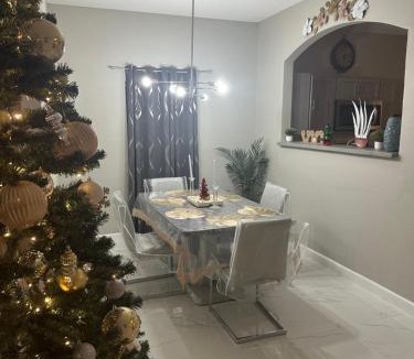 Orlando House | Orlando Lakefront Pool Villa 25 min Disney & Univ