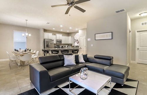 Loughman House | Orlando Vacation Home - Near Disney Parks - 6 Bedrooms