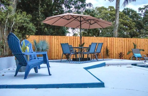 Lake Underhill House | Orlando Villa: Pool Garage & Garden View
