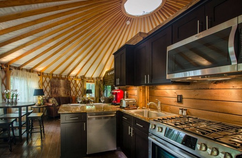 Topton House | Otter Creek Yurt - Creekside Glamping w/Private Hot Tub