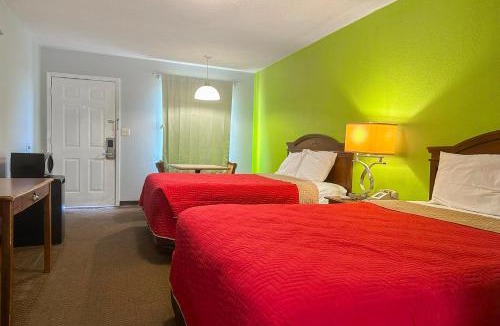 Dexter Hotel | OYO Hickory House Inn