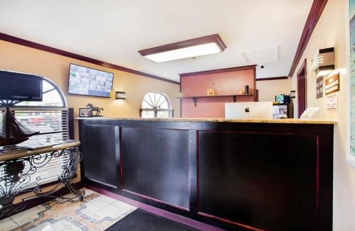 Caloosahatchee Hotel | OYO Waterfront Hotel- Cape Coral Fort Myers, FL