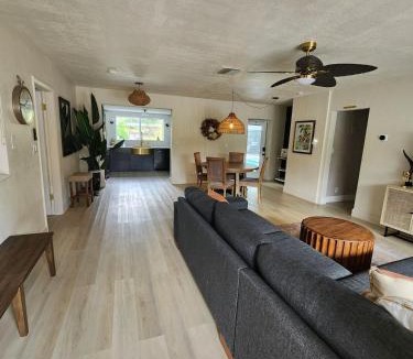 River Oaks House | Palm and Plunder A Posh Pirate Retreat