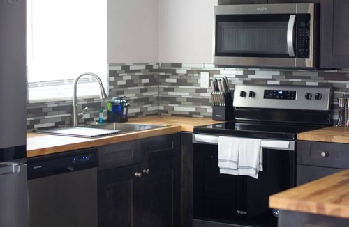 Interchange Square House | Palm Bay Coastal Chef House 3B 2Bth 10min to Beach
