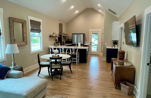 Uptown Cottage | Palm Cottage, brand new 2 bedroom 2 bathroom in enchanting Beaufort