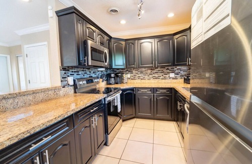 Hallandale Beach House | "Palm Estate" - Spacious 3 bed, 3 bath, 2 story single family home with pool