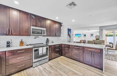 Tropic Palms House | Palm Paradise Retreat -Heated Pool East Delray 4/3