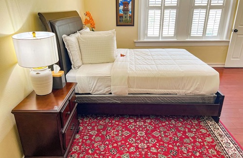 DeLand Hotel | Palm Suite @ Artisan Downtown enjoy the Artisan Experience