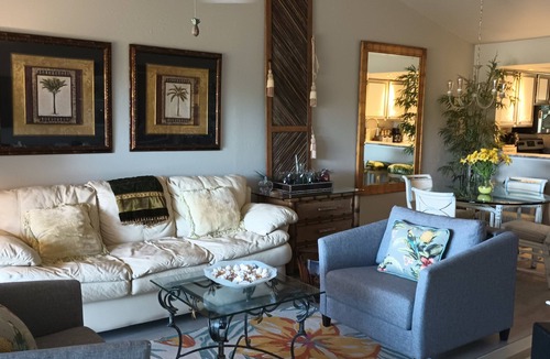 Crown Pointe Condo | PALM TREE PARADISE