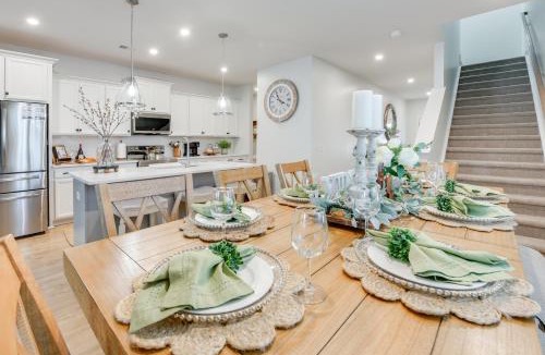 Bluffton House | 'Palmetto Breeze Retreat' Pool & Coastal Elegance