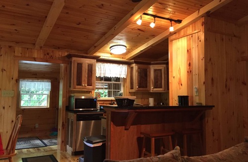Pickens Cabin | Pappy's Place: A Cozy Creekside Retreat