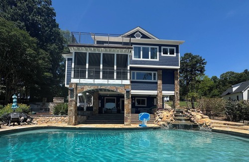 Lake Norman of Catawba House | PARADISE AT THE LAKE-Pool & Optional Boat Rental. Great for families! Generator