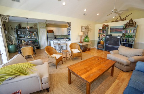 Oceanmarsh Subdivision House | Paradise on Nautical Watch *Pool Just Steps Away*