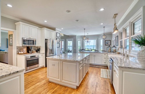 Chapin House | Paradise Pointe on Lake Murray
