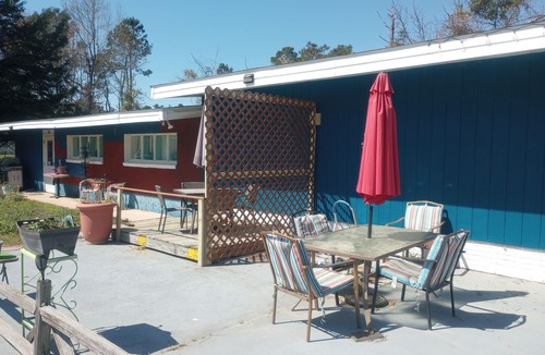 Smyrna Apartment | Park boat front of Studio near beaches Cape Lookout Core Sound Ferries, kitchen