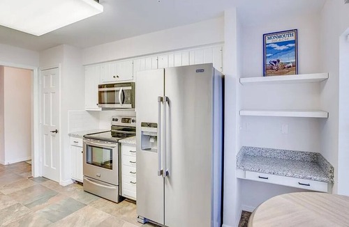 Indian River Shores Condo | Park Shores Seasonal Rental 2-BR condo in charming Indian River Shores