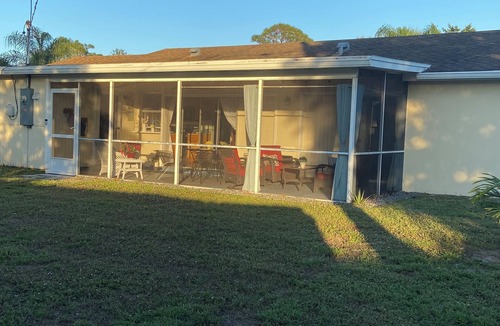 Sebastian Highlands House | Peace and Privacy at Rest-awhile in Sebastian! 10 minutes to beaches!