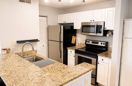 Gandy Condo | Peaceful 1-bedroom condo between DT St. Pete and DT Tampa