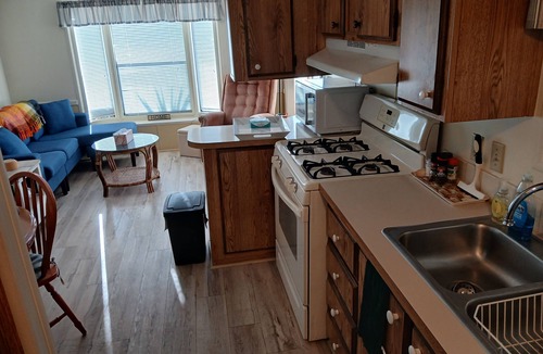 Zephyrhills South Resort | Peaceful 1-bedroom Home with AC and Internet in charming Zephyrhills