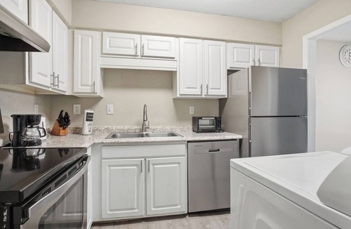 Duluth Apartment | Peaceful 2BR retreat in Lawrenceville