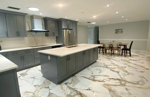 Brandon House | Peaceful and newly home with solar heated pool